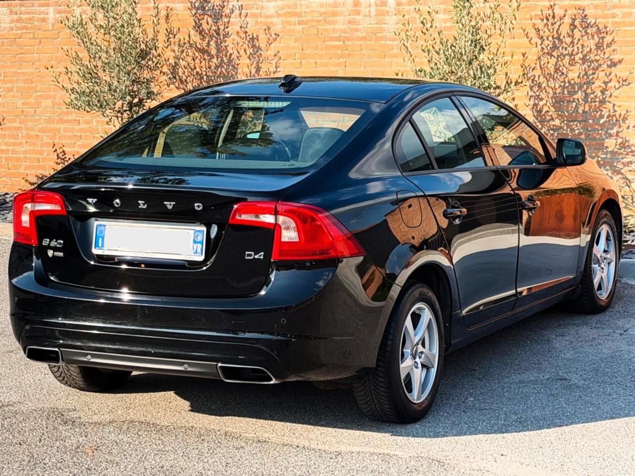 Volvo S60 R-design 2.0 190cv-143.000km-Full-GARANZIA-Euro6
