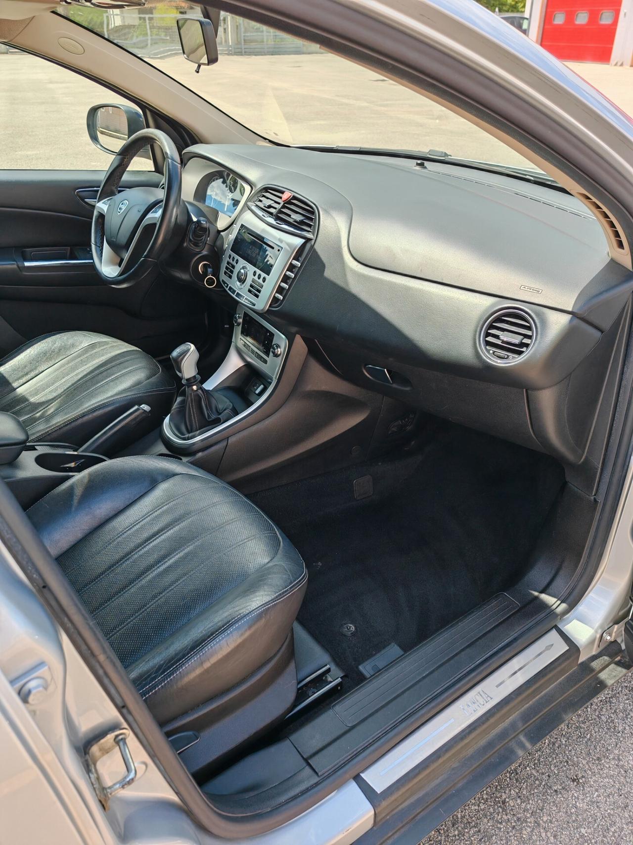 Lancia Delta 1.6 MJT DPF Gold