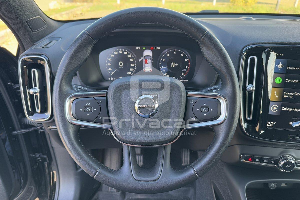 VOLVO XC40 T2 Momentum Pro