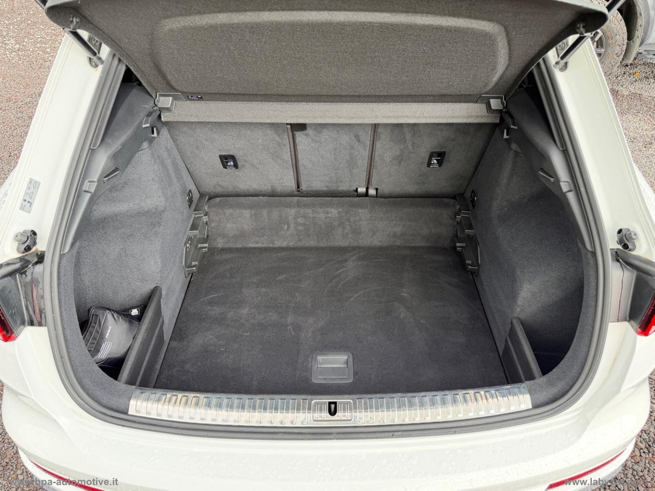 AUDI Q3 2.0TDI quattro S-LINE NAVI LED CERCHI 20 PELLE RETROCAMERA