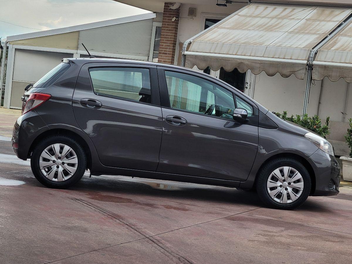 TOYOTA - Yaris - 1.0 3 porte Lounge