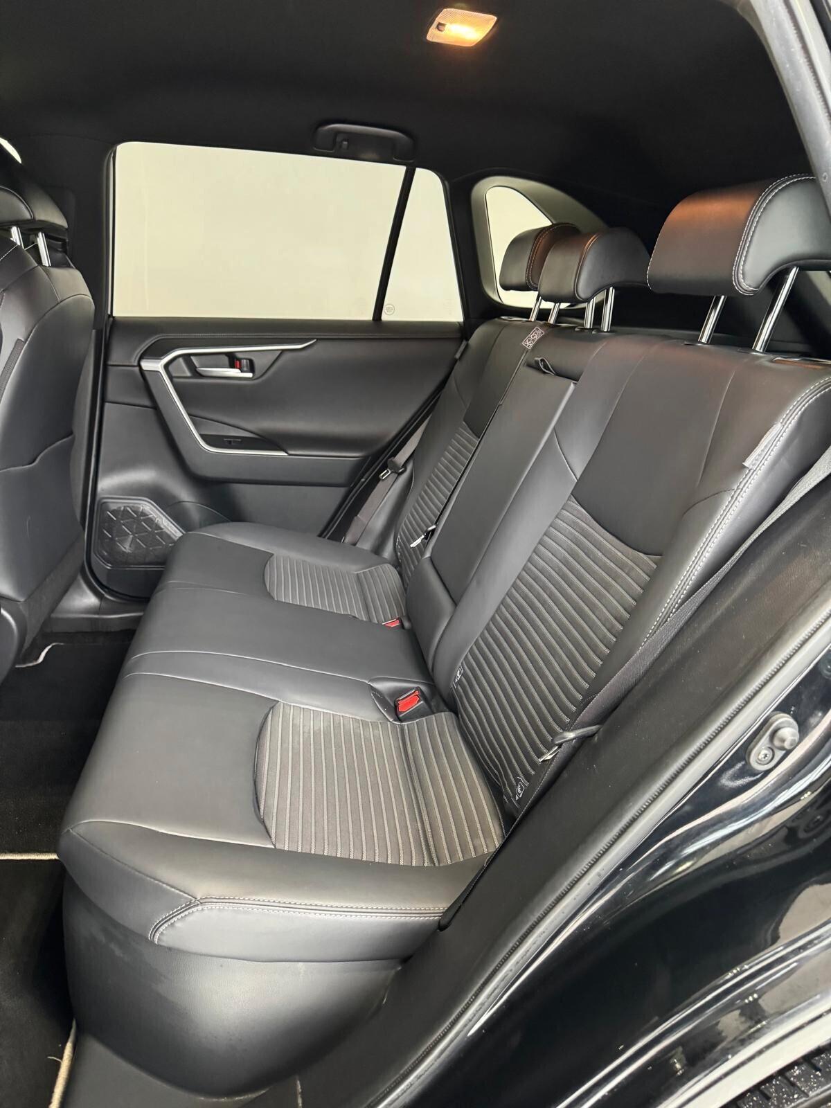 Toyota RAV 4 2.5 HV E-CVT 2WD Black Edition