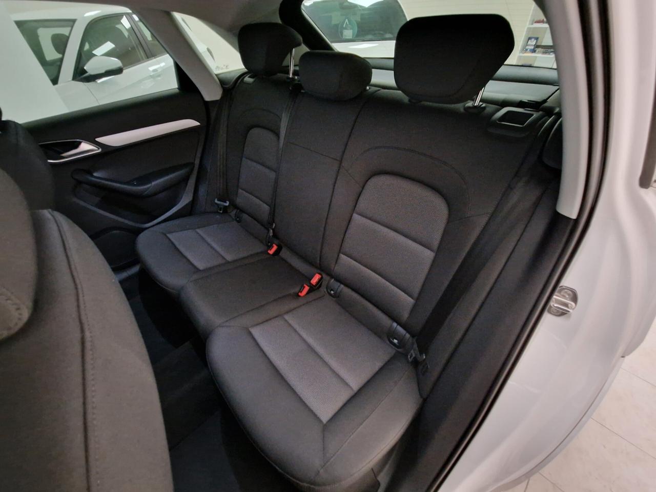 Audi Q3 2.0 TDI 120 CV S tronic S LINE
