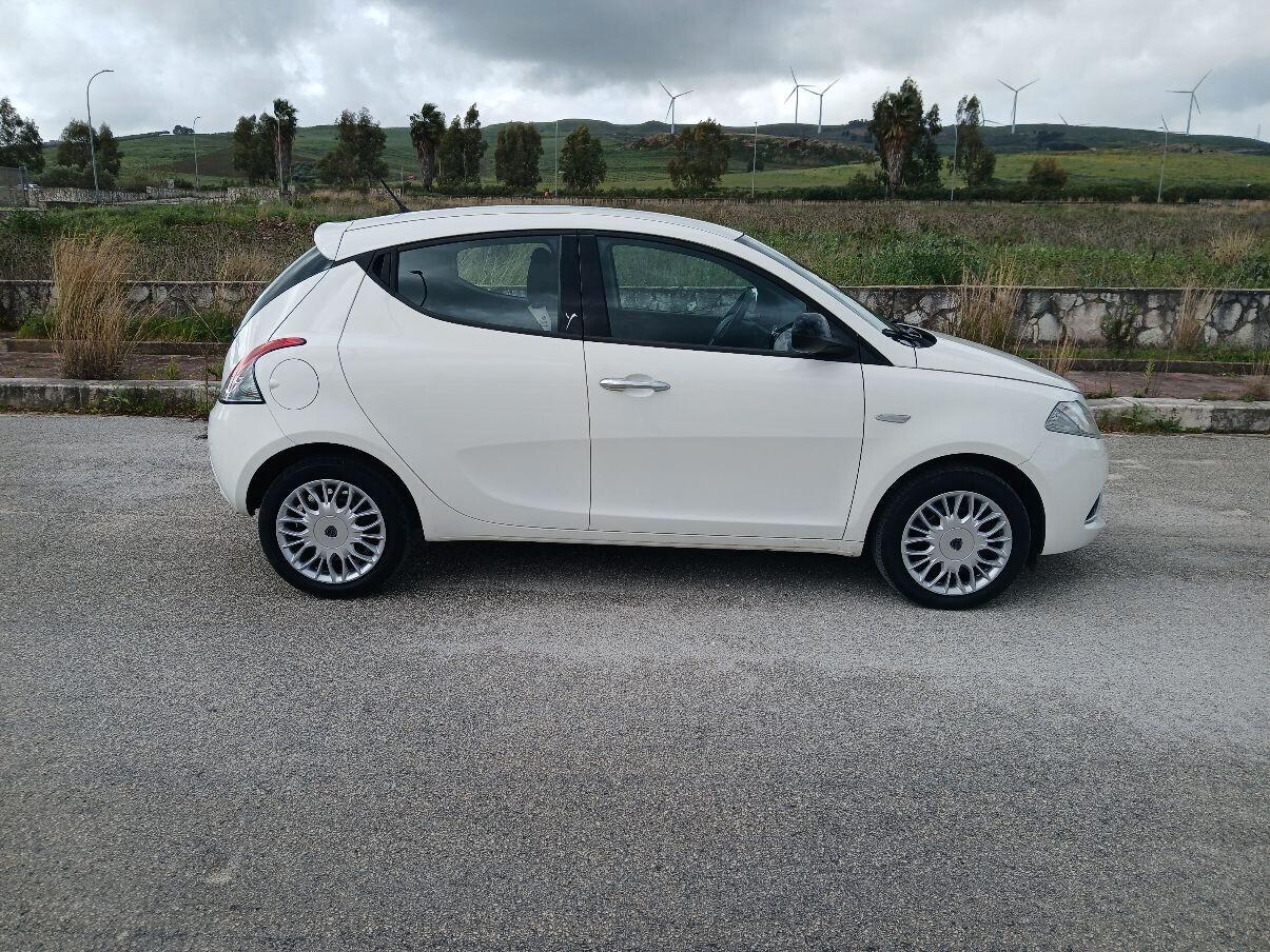 Lancia Ypsilon Gold 5 posti