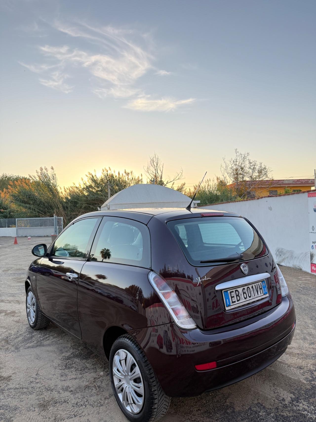Lancia Ypsilon 1.3 MJT 75 CV Elle