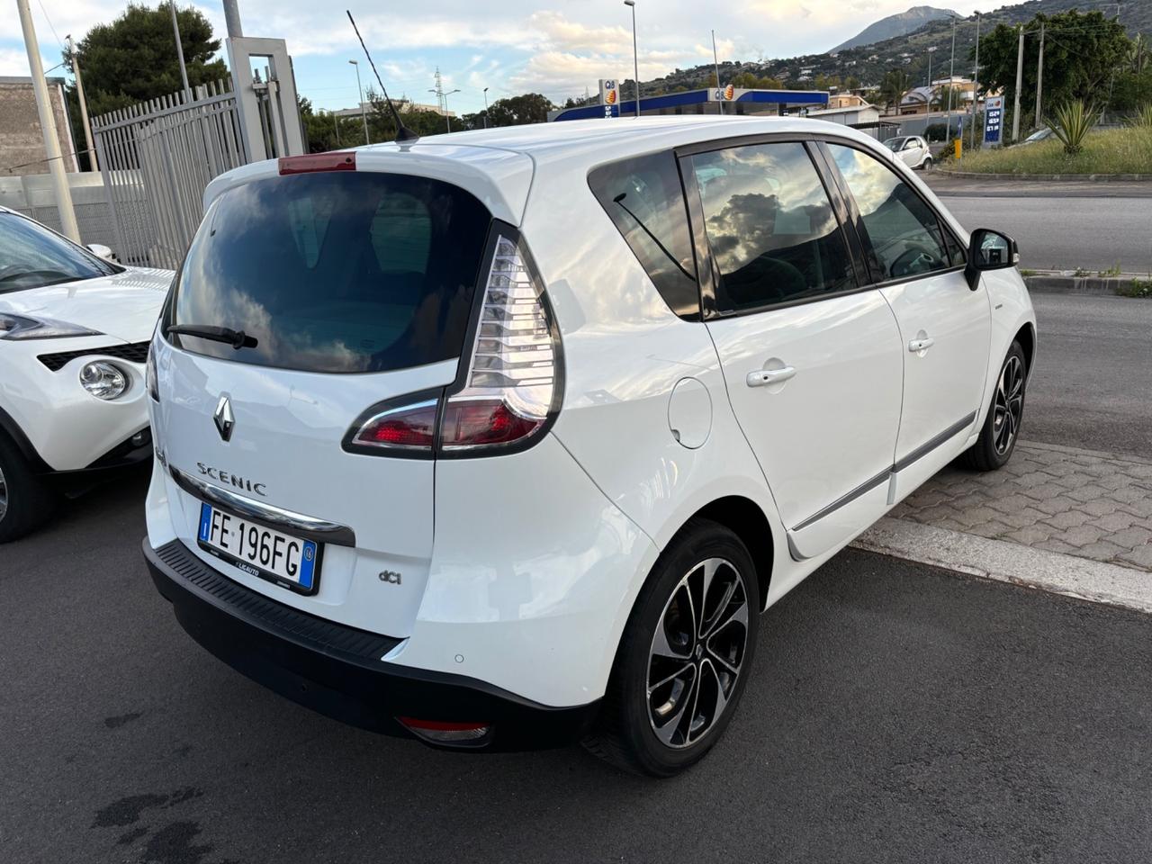 Renault Scenic Scénic XMod dCi 110 CV EDC Bose