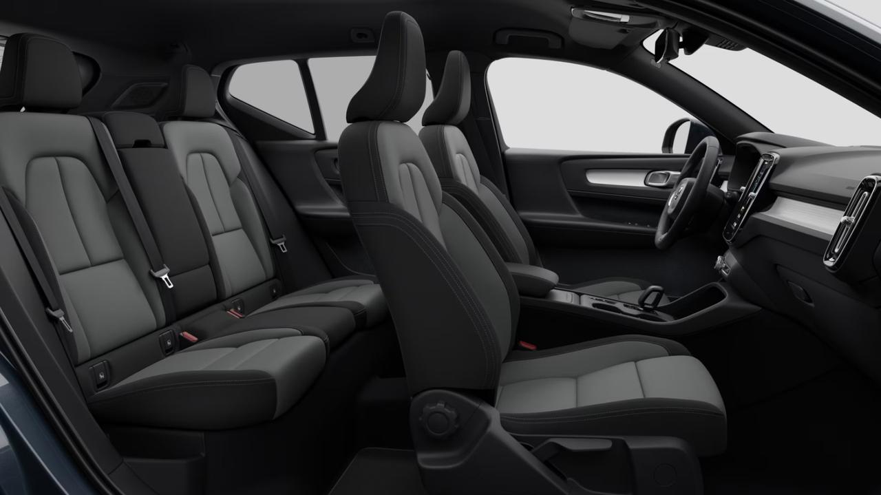 VOLVO XC40 CORE B3 AUTO PREZZO PROMO FINO A FINE MESE