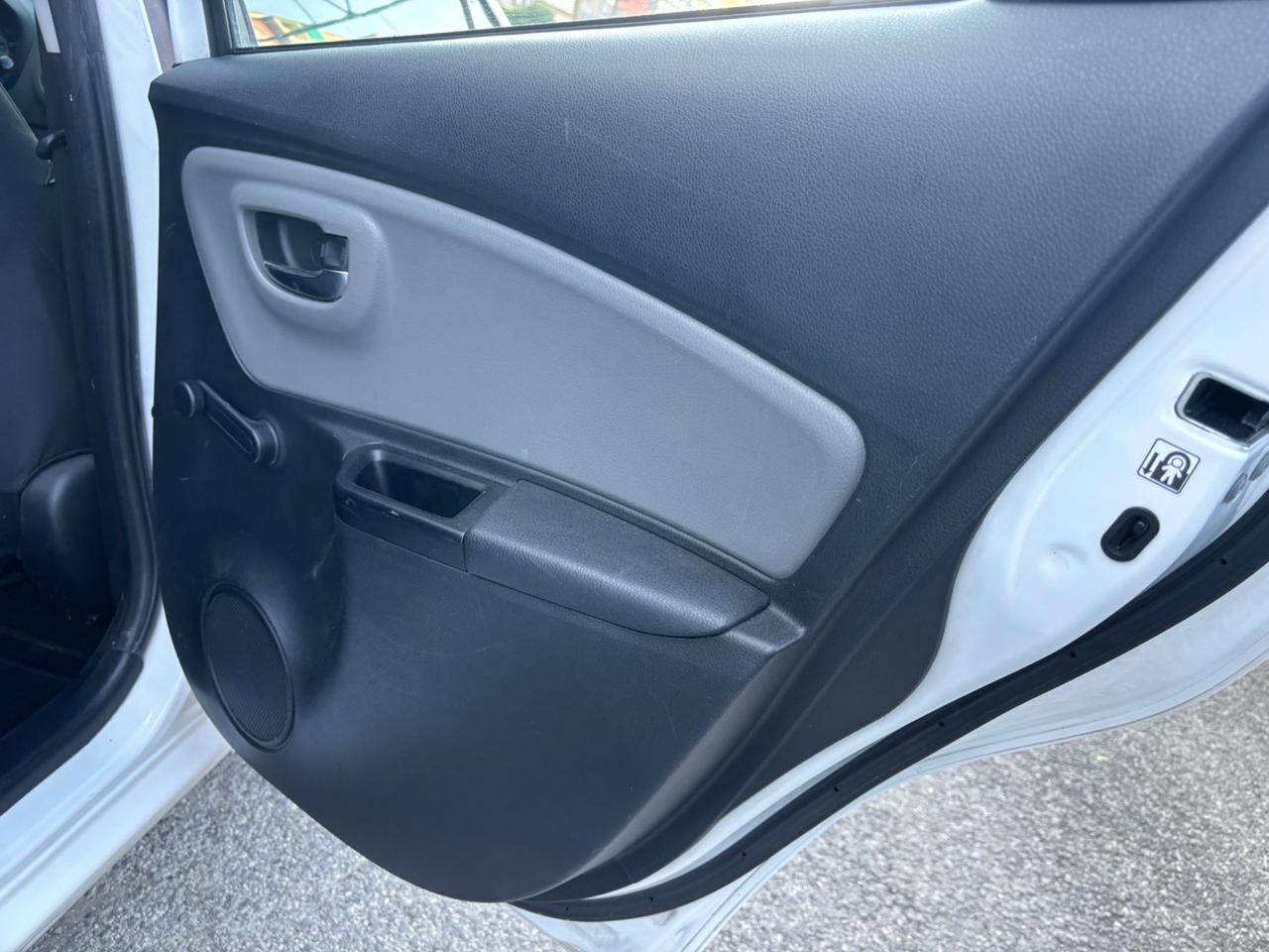 Toyota Yaris 1.0 5 porte Lounge OK NEOPATENTATI