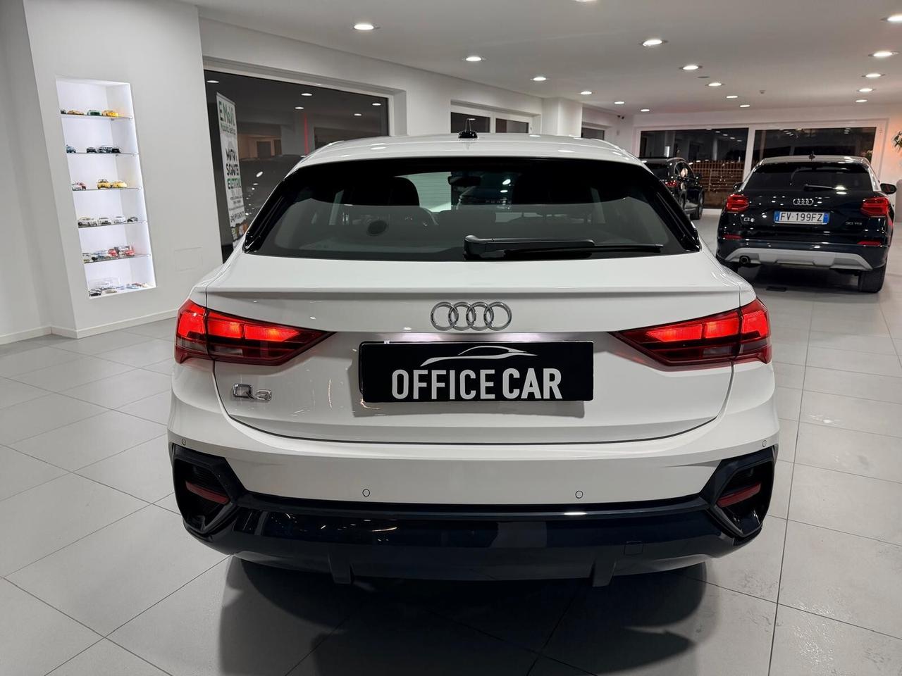 Audi Q3 35 TDI S tronic Business