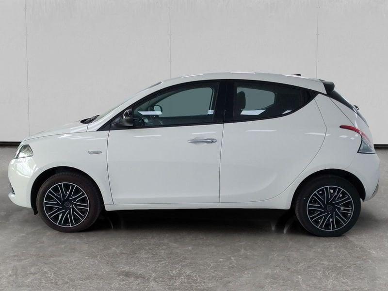 Lancia Ypsilon 1.0 firefly hybrid Gold s&s 70cv