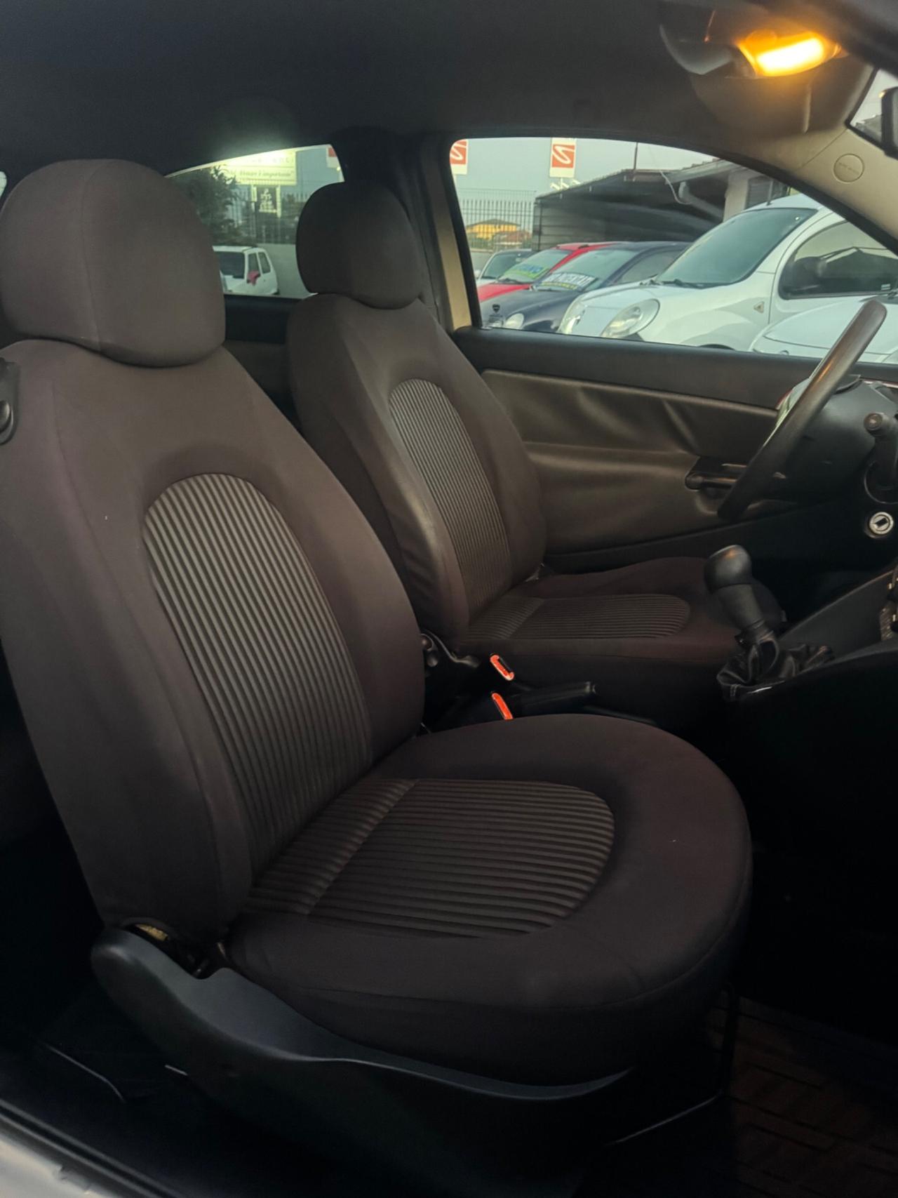 Lancia Ypsilon 1.3 MJT 75 CV Oro