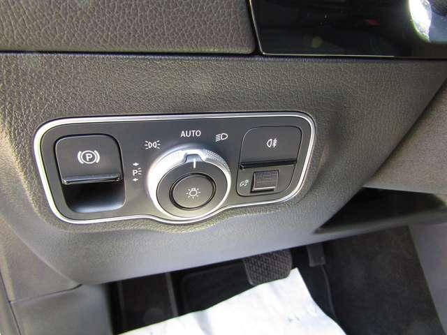 Mercedes-Benz GLA 200 BENZINA SPORT 163CV CAMBIO AUTO,CERCHI 18,FARI LED