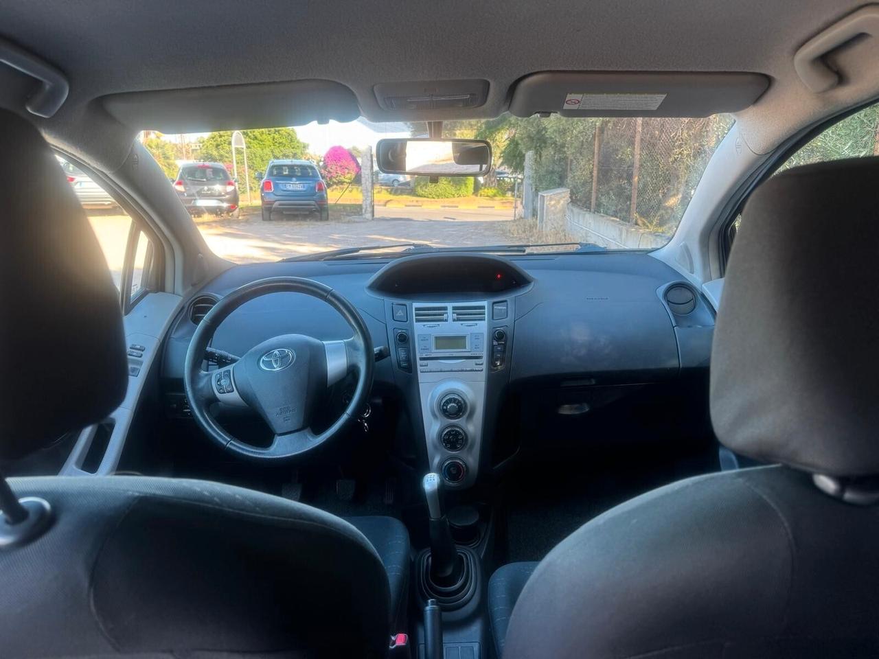Toyota Yaris 1.0 5 porte