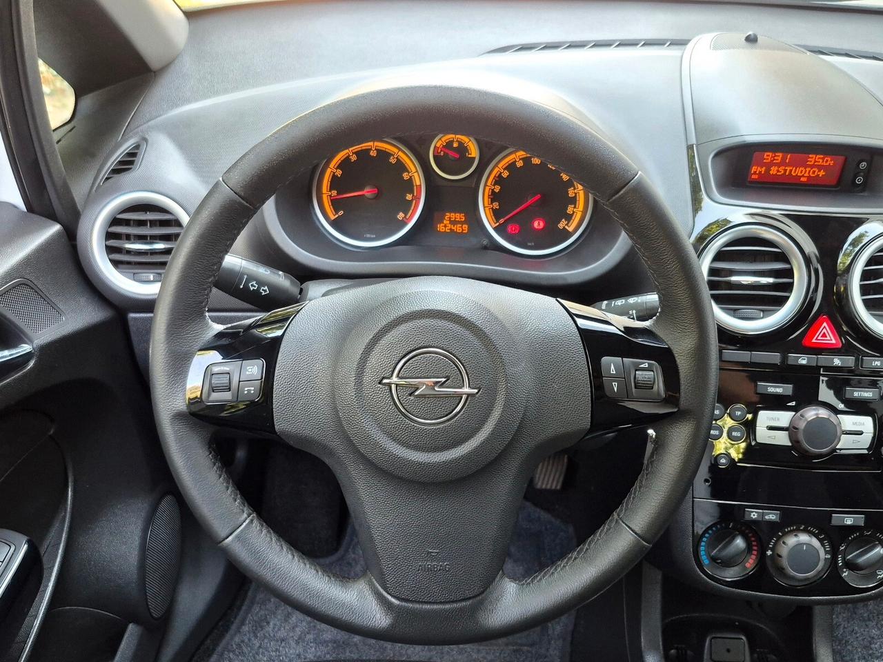Opel Corsa 1.2 85CV 5 P GPL-TECH Edition