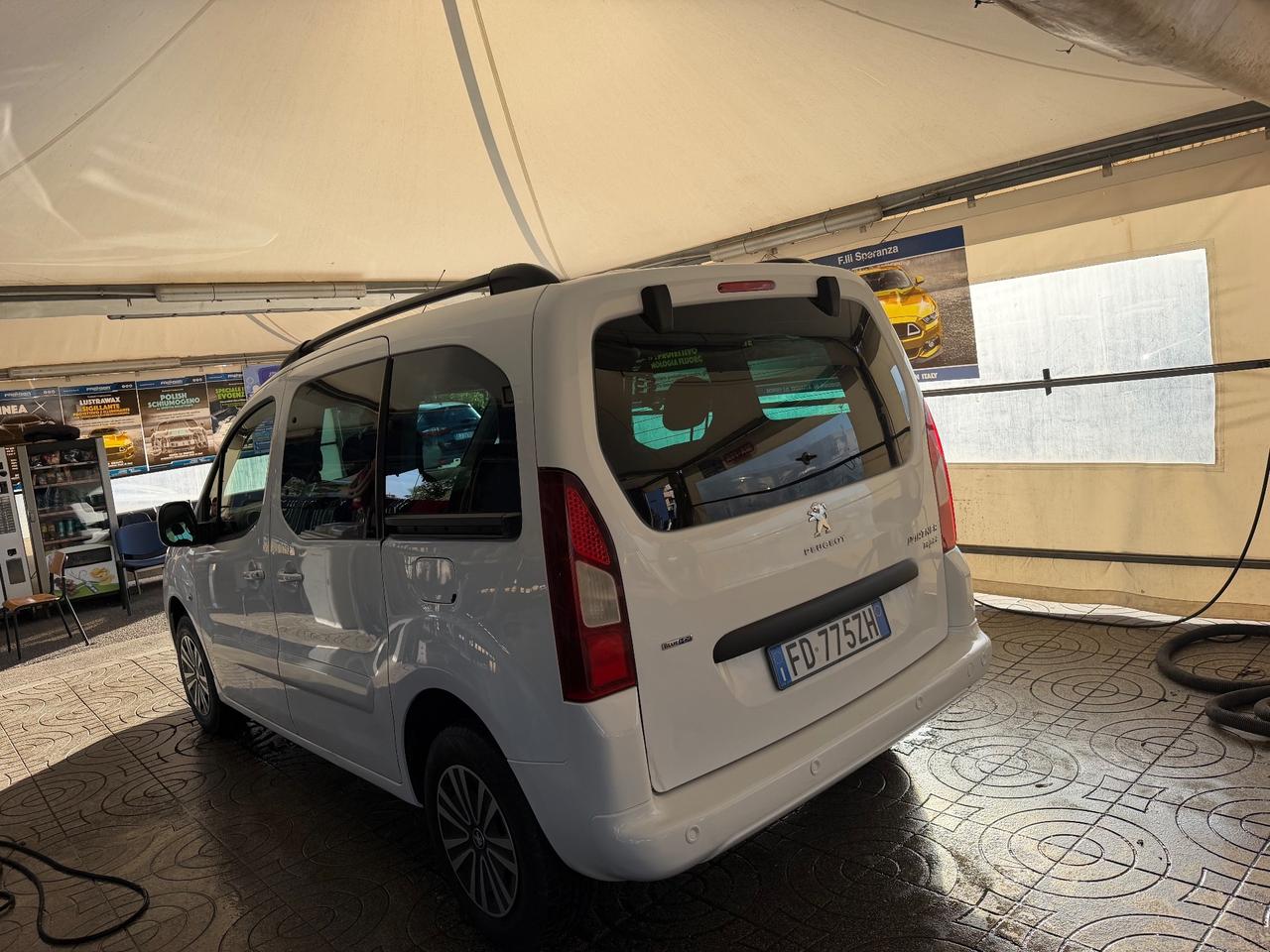 Peugeot Partner Tepee BlueHDi 100 Outdoor