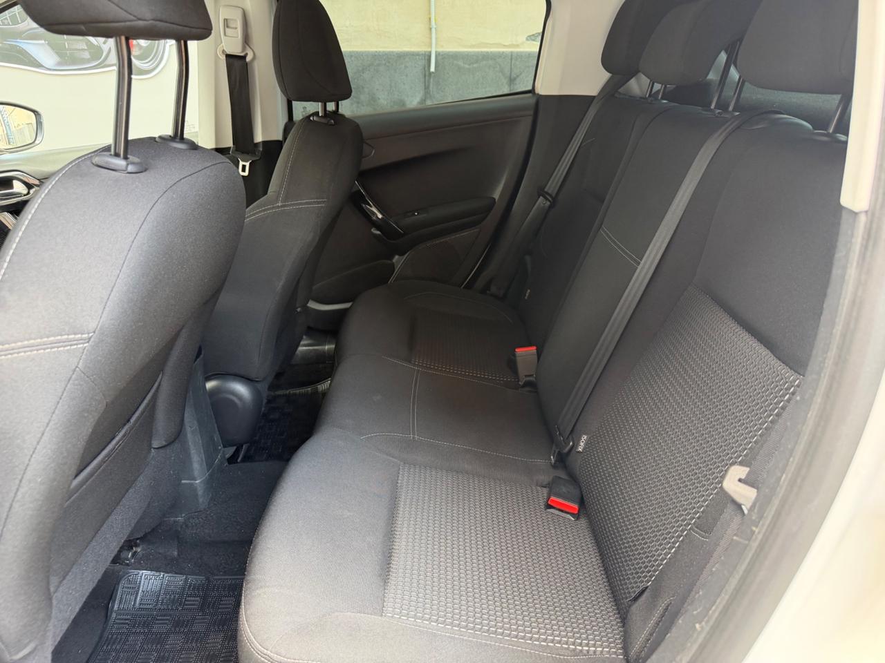 Peugeot 208 BlueHDi 100cv Allure 2016