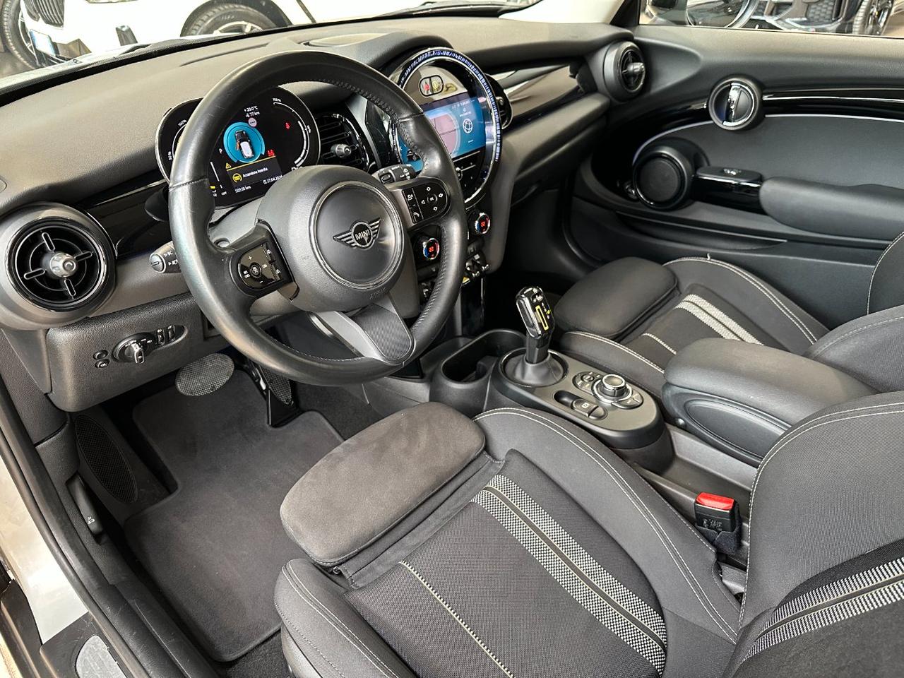 Mini 3 Porte Cooper SE Classic Full Electric-LED-17"-Keyless-ACC-Navi-Camera