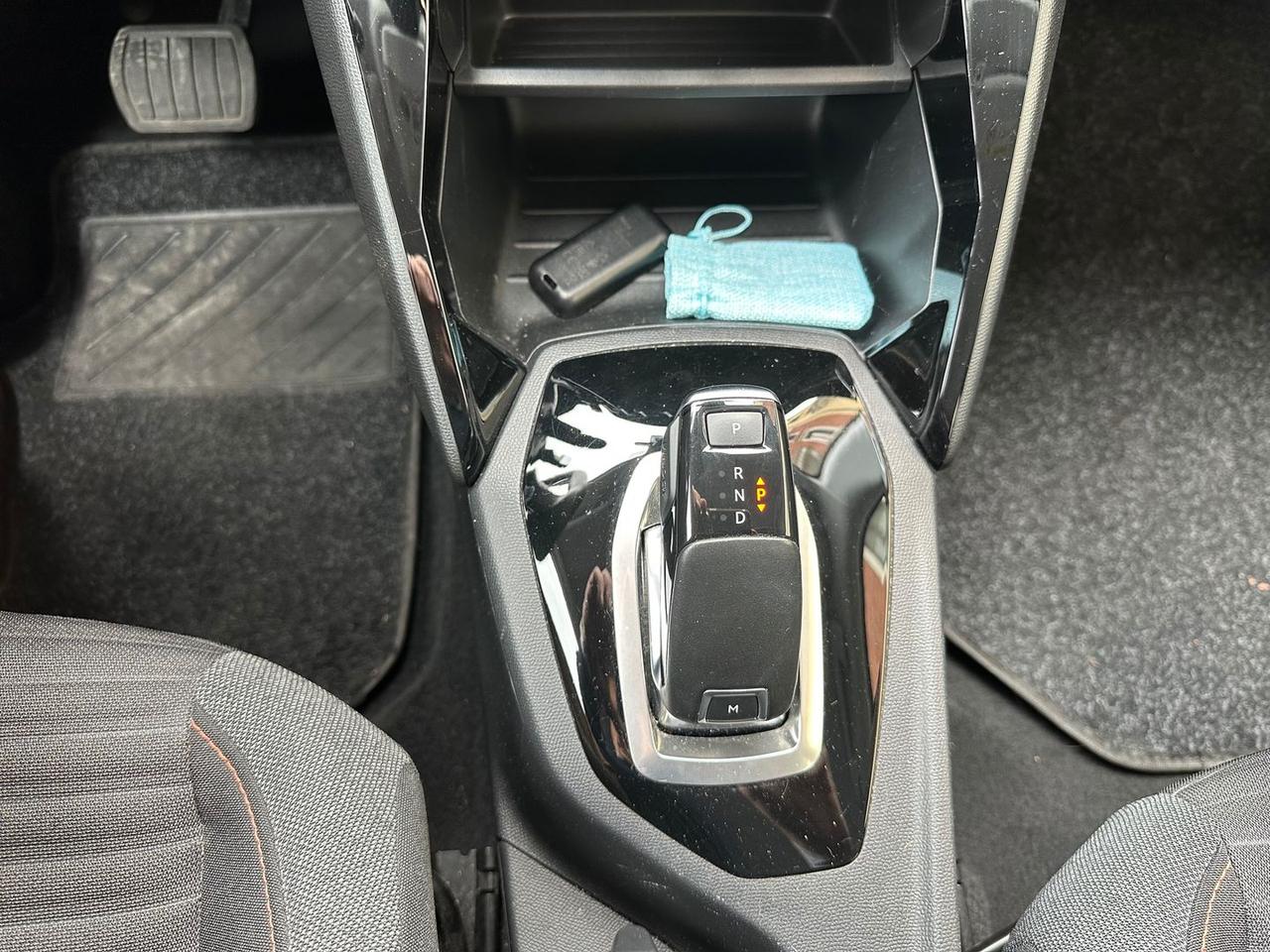 Peugeot 208 Active 1.2 PureTech 100 EAT8 #10644