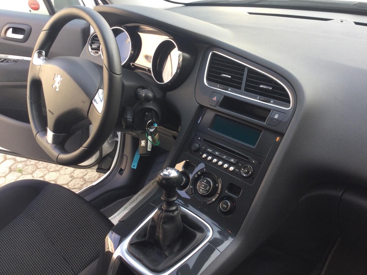 Peugeot 5008 1.6 HDi 115CV Allure