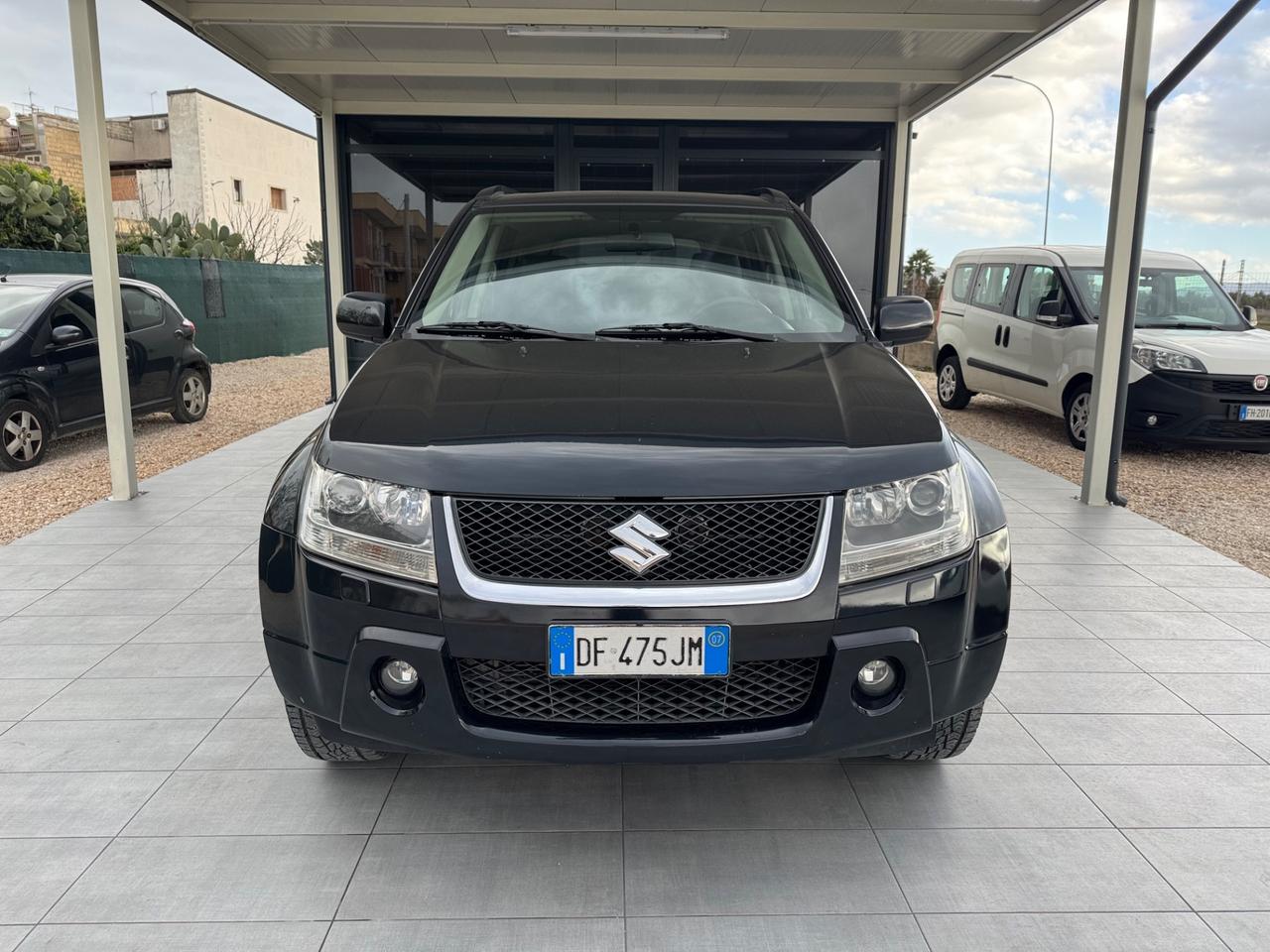 Suzuki Grand Vitara 1.9 DDiS GANCIO TRAINO TETTO APRILE