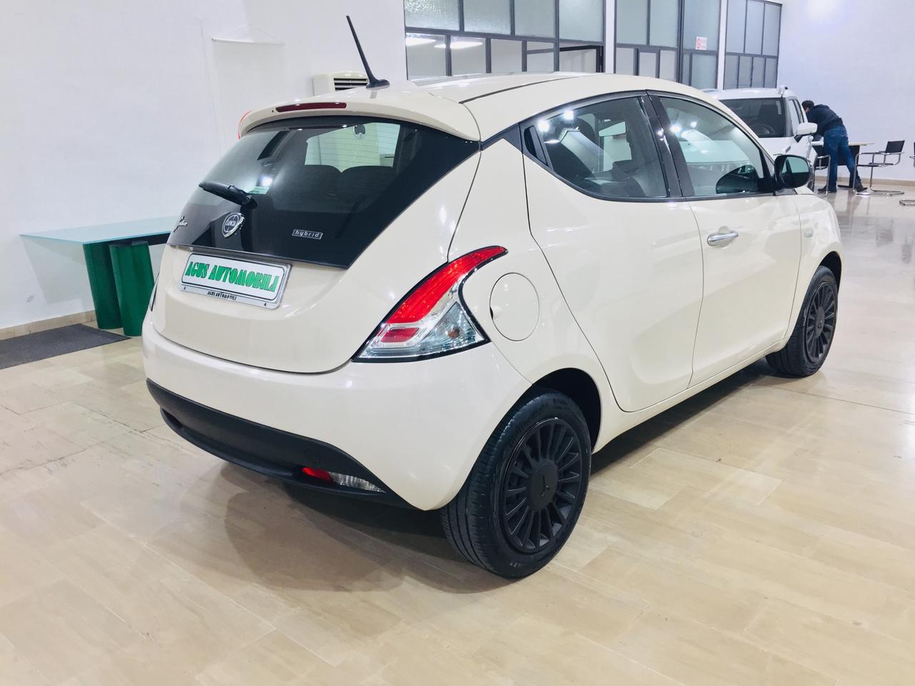 Lancia Ypsilon 1.0 FireFly 5 porte S&S Hybrid