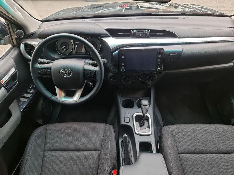 Toyota Hilux 2.4 D-4D A/T 4WD 4 porte Double Cab Lounge