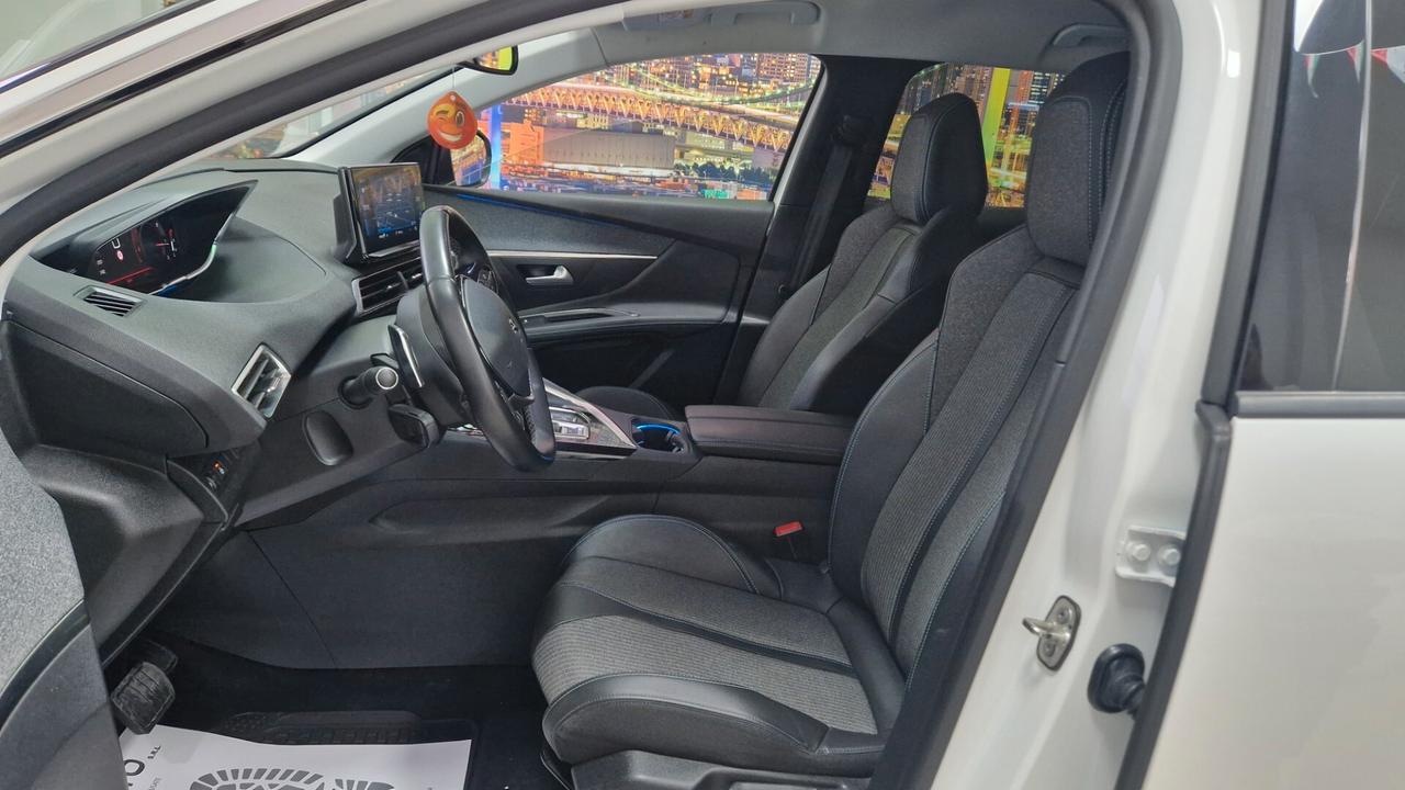 Peugeot 3008 BlueHDi 130 S&S EAT8 Active Pack