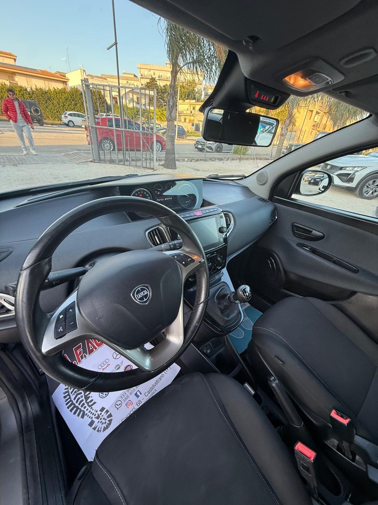 Lancia Ypsilon 1.0 FireFly 5 porte S&S Hybrid Gold