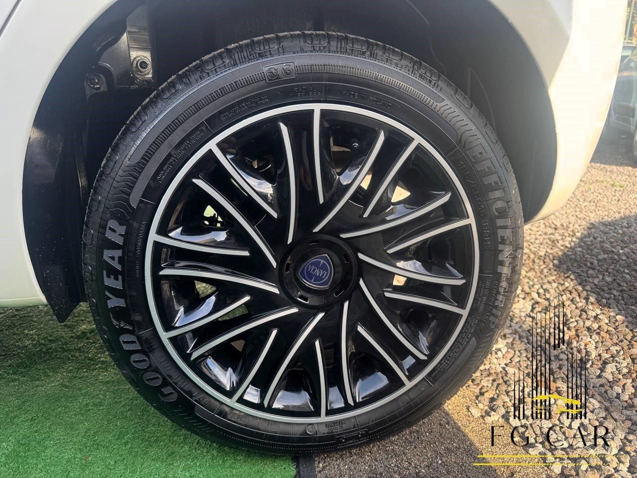 Lancia Ypsilon 1.0 FireFly 5 porte S&S Hybrid