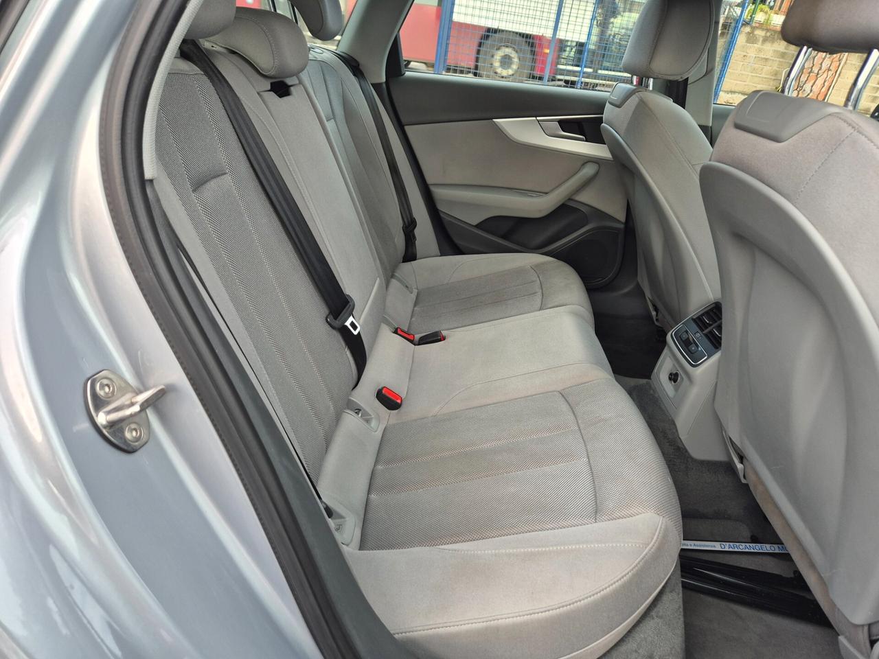 Audi A4 2.0 TDI 150 CV ultra Business