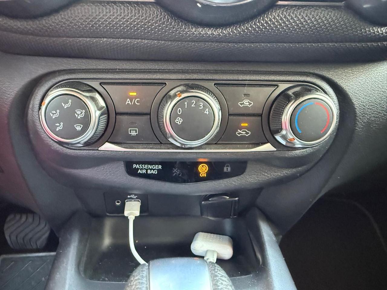 Nissan Juke Business 1.0 DIG-T 114 #7002