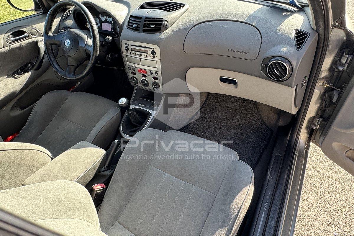 ALFA ROMEO 147 1.9 JTD (115) 5 porte Distinctive