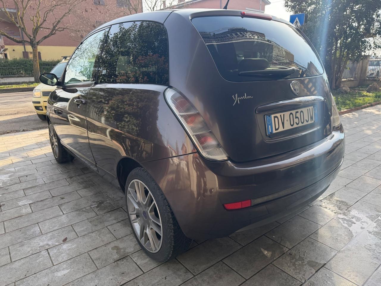 Lancia Ypsilon 1.2 Versus
