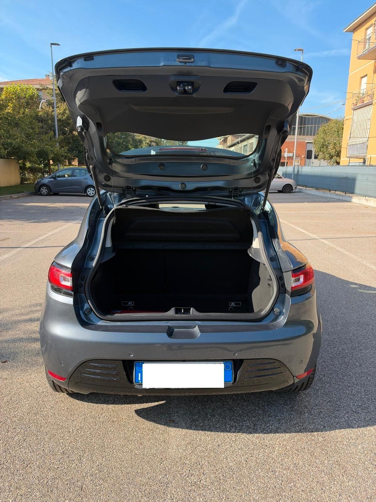 Renault Clio 1.5 dci - NAV. - NEOPATENTATI - 12 MESI DI GARANZIA -