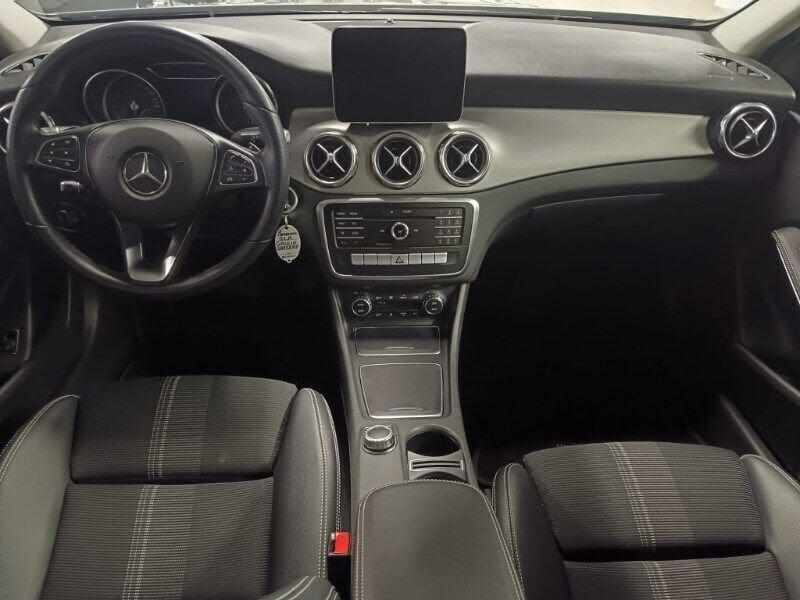 Mercedes-Benz GLA GLA 200 d Automatic Premium