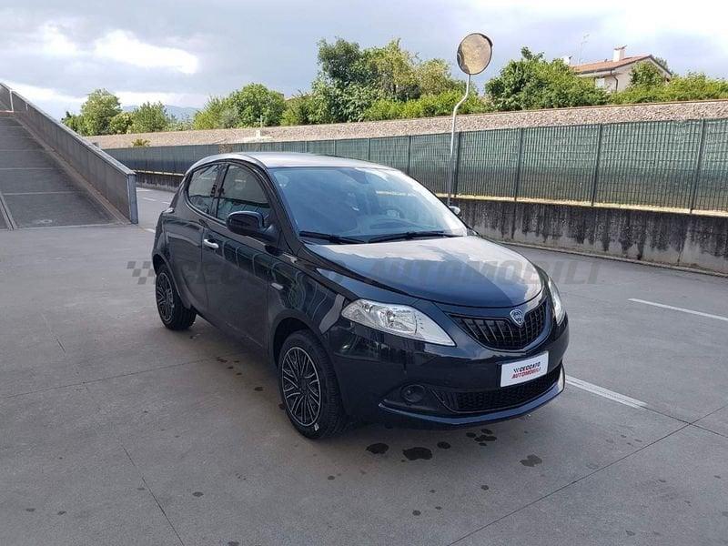 Lancia Ypsilon 1.0 firefly hybrid Oro s&s 70cv