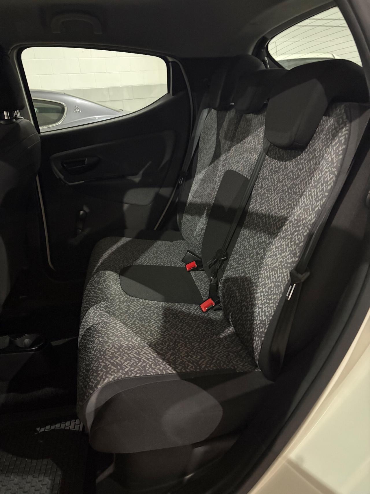 Lancia Ypsilon 1.0 Firefly hybrid