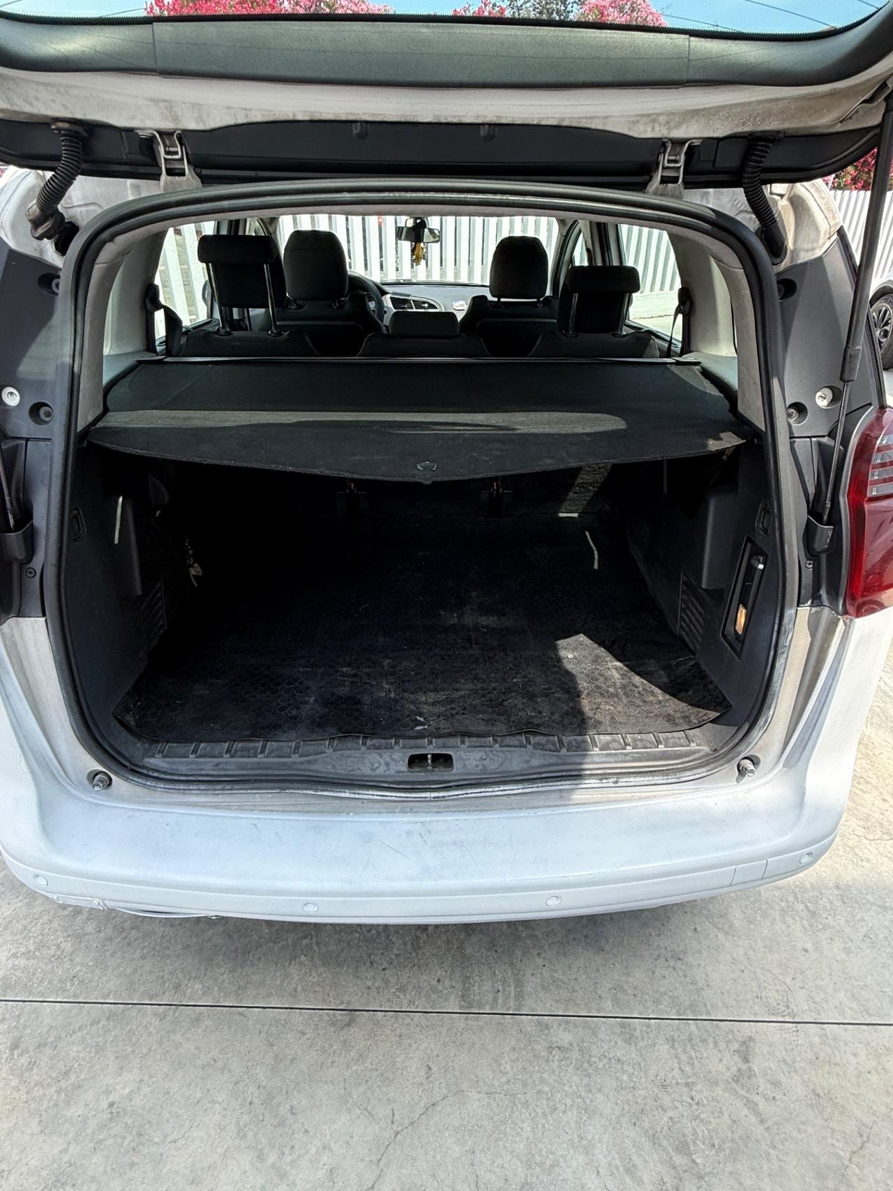 Peugeot 5008 1.6 HDi 115CV Business