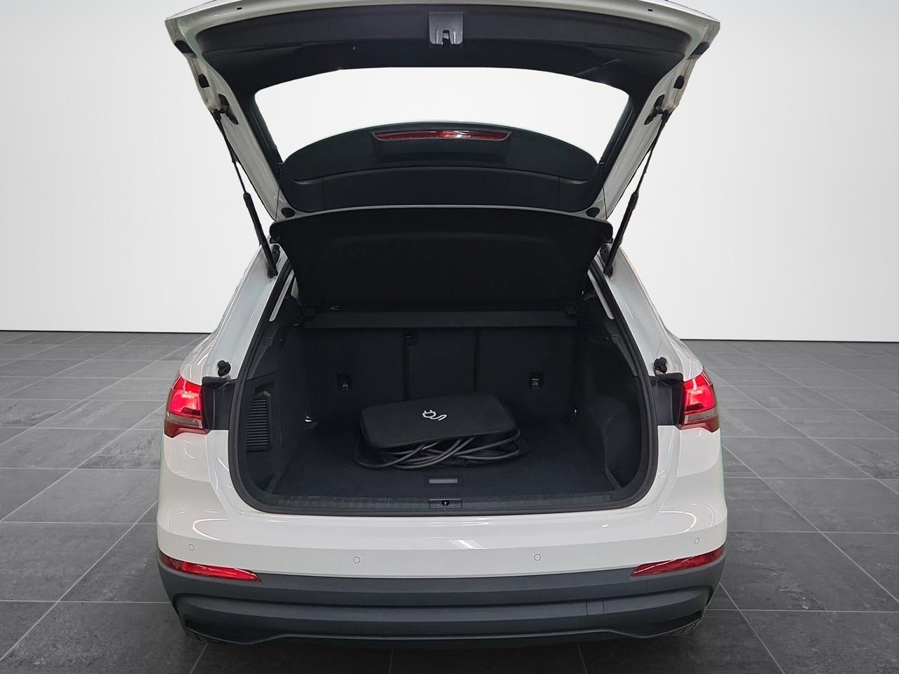 Audi Q3 45 TFSI e S tronic Business