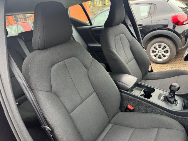 VOLVO XC40 T2 130CV MOMENTUM CORE
