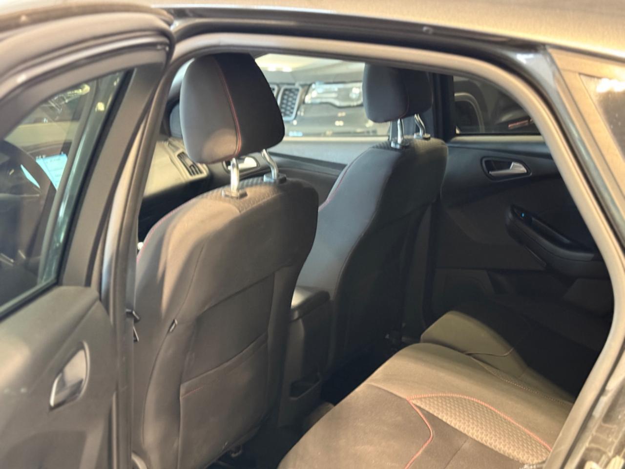 Ford Focus 1.0 EcoBoost 125 CV Start&Stop ST Line Business