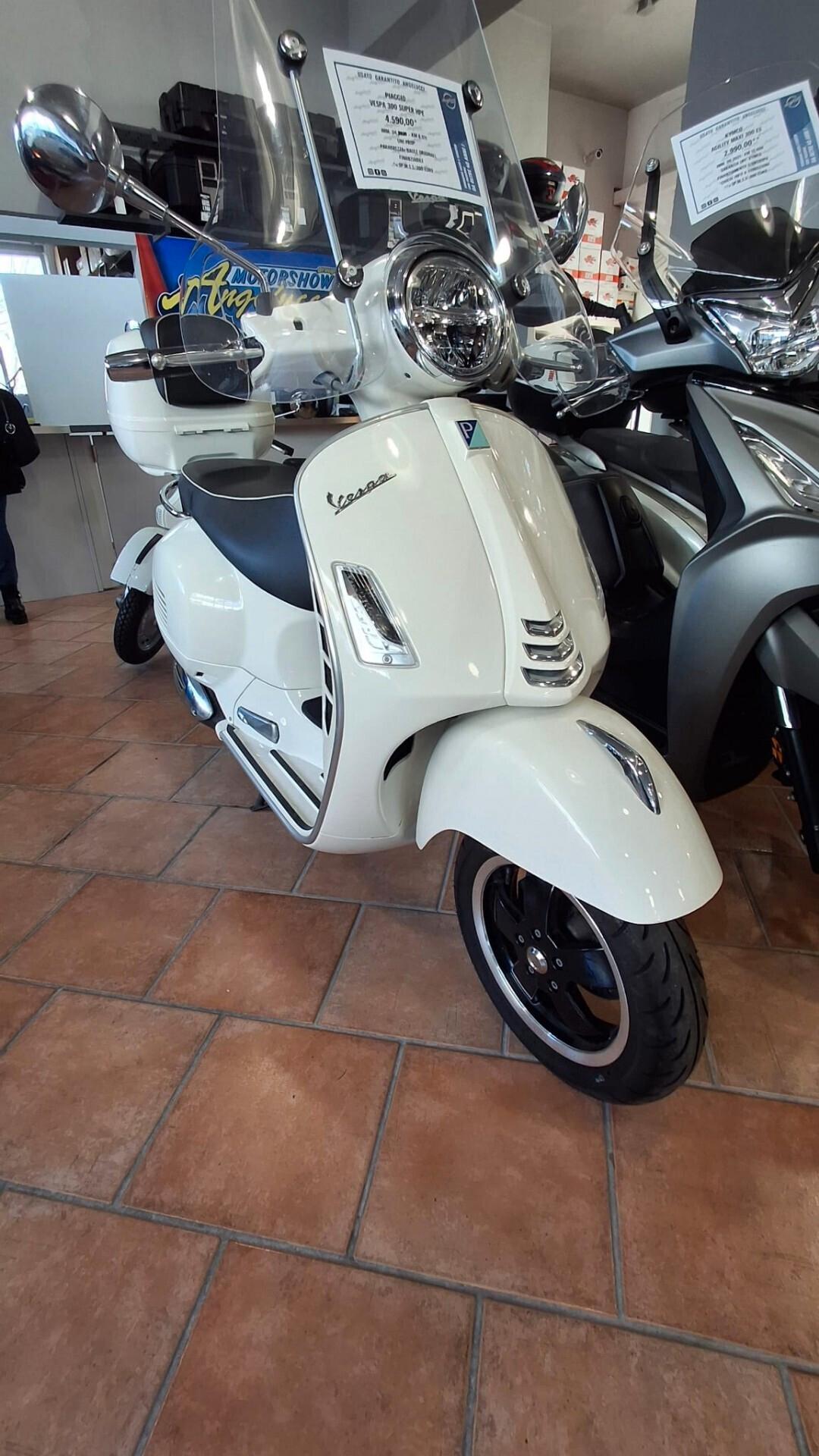 Piaggio Vespa 300 GTS hpe