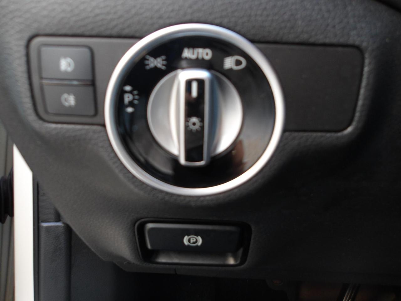 Mercedes GLA 200 d (cdi) Sport auto *TETTO APRIBILE*