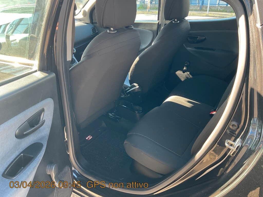 Lancia Ypsilon 1.0 FireFly 5 porte S&S Hybrid Silver