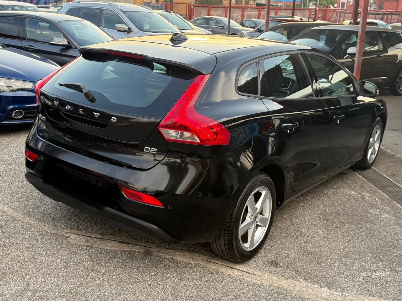 V40 D4 Momentum-unipro-rate-E6