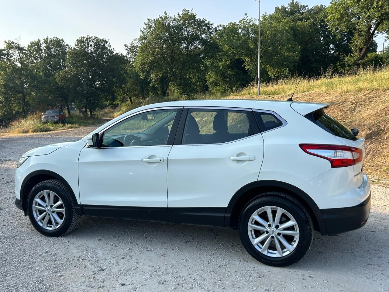 Nissan Qashqai 1.5 dCi N-Vision neopatentati permute