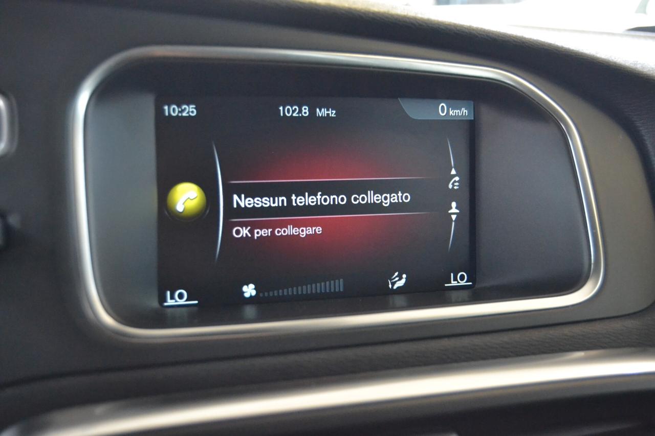 Volvo V40 Cross Country D2 1.6 Powershift Momentum