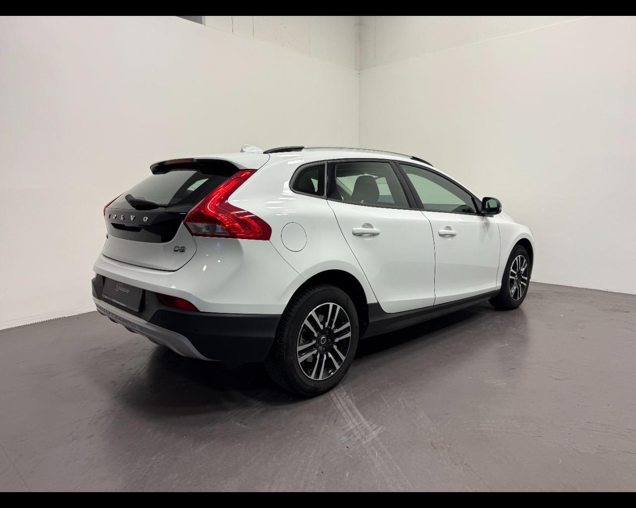 VOLVO V 40 2.0 D2 CROSS COUNTRY BUSINESS MY 17