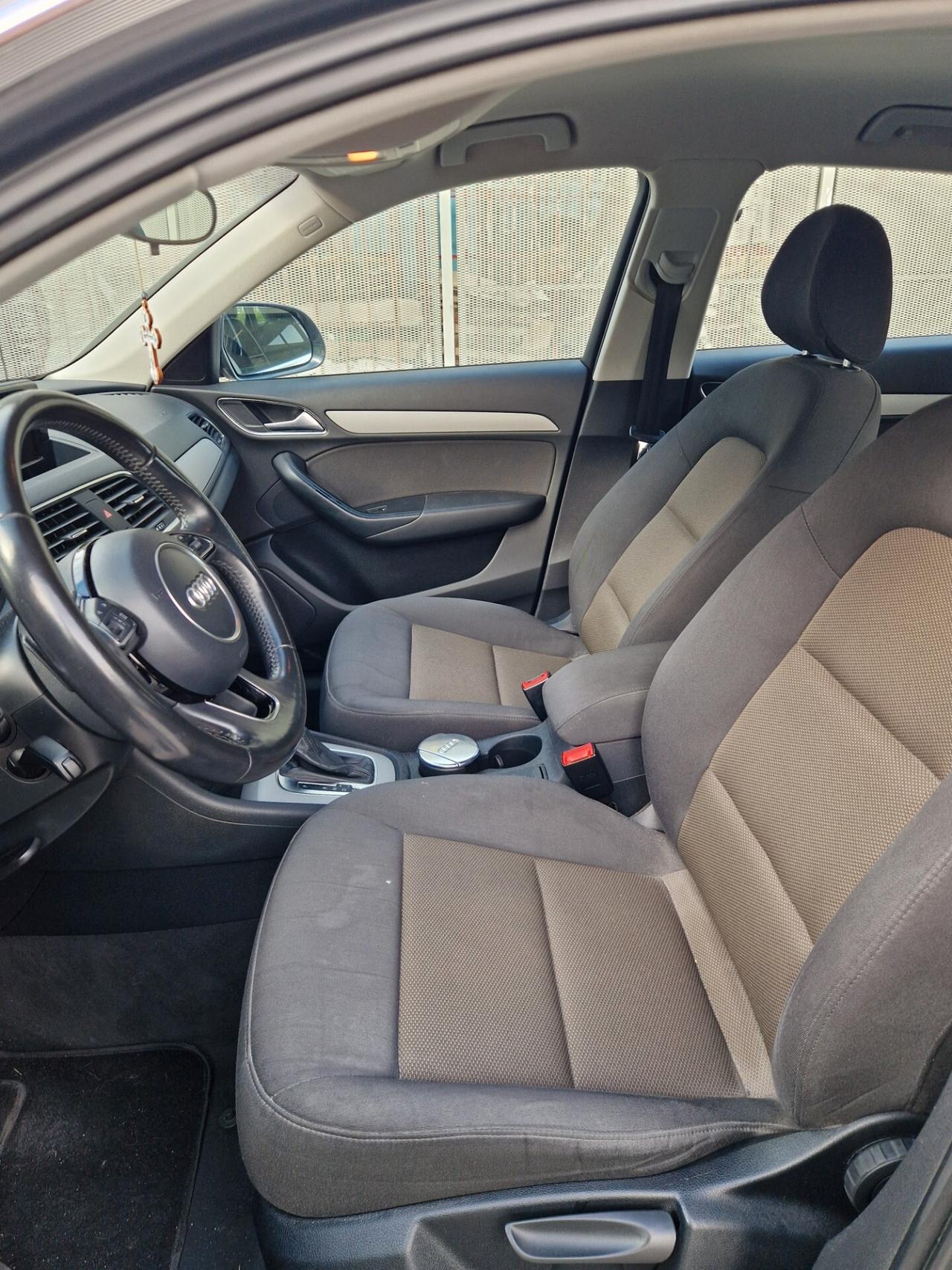 Audi Q3 2.0 TDI 140CV - Garanzia 12 Mesi