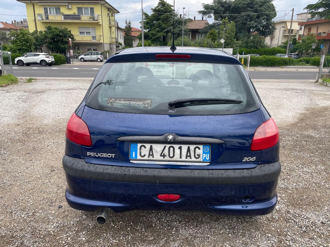Peugeot 206 1.1 3p. XT